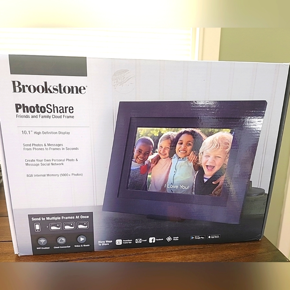 Brookstone PhotoShare Friends and Family Smart Frame 10.1"- Black